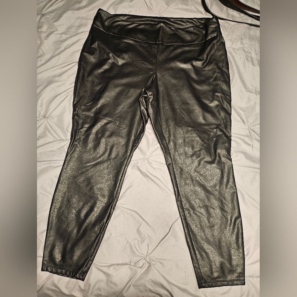 Reitmans Signature Black Faux Leather Pants